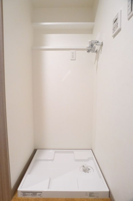 物件内観写真12　(洗濯機置場)