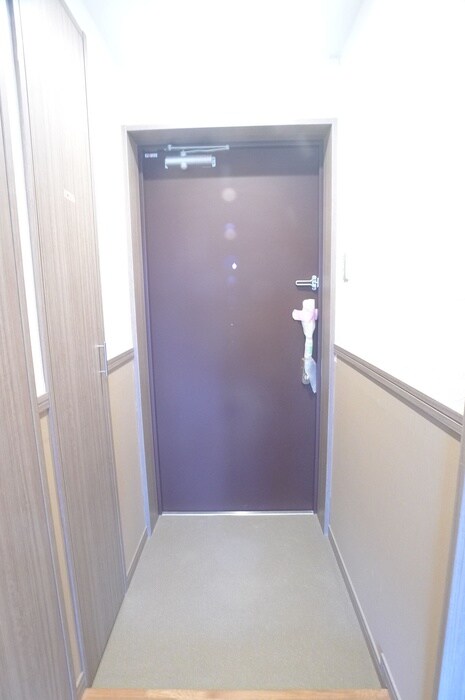 物件内観写真17　(玄関)