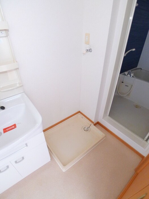 物件内観写真18　(洗濯機置場)