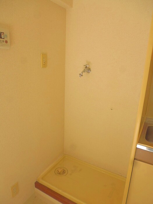 物件内観写真15　(洗濯機置場)