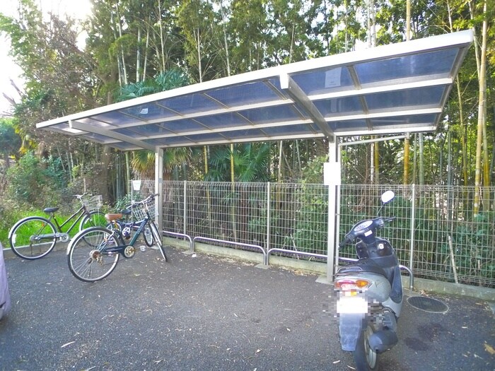 物件外観写真5　(駐輪場)