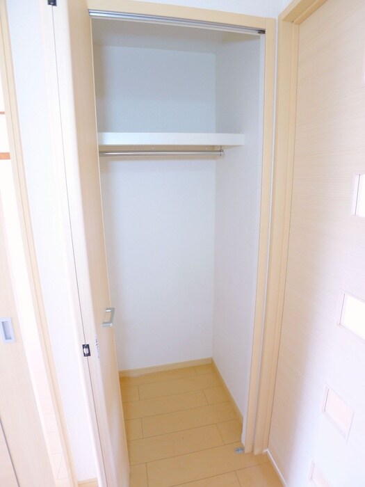 物件内観写真16　(収納)