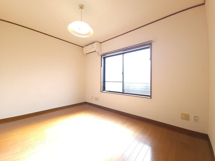 物件内観写真10　(居室)