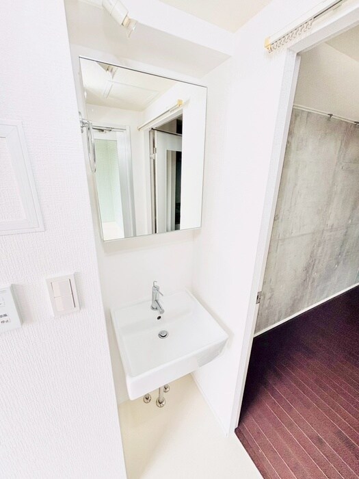 物件内観写真12　(洗面)