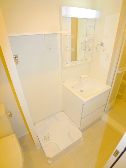 物件内観写真14　(洗濯機置場)