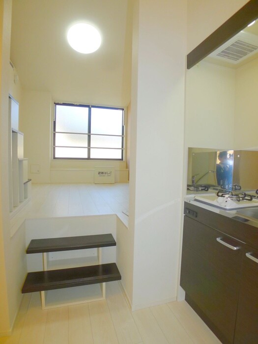 物件内観写真18　(廊下)