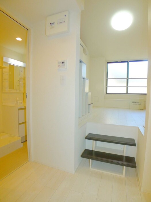 物件内観写真19　(廊下)