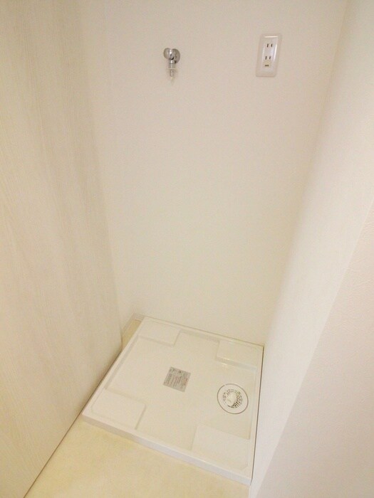 物件内観写真14　(洗濯機置場)