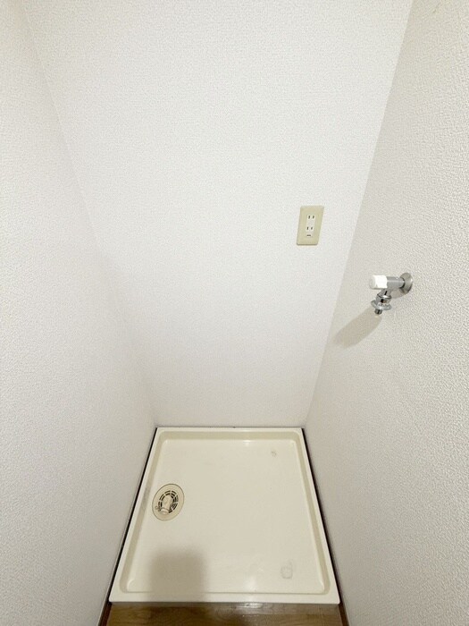 物件内観写真9　(洗濯機置場)