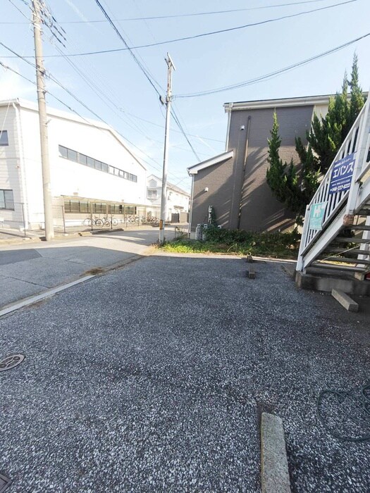 物件外観写真2　(駐車場)