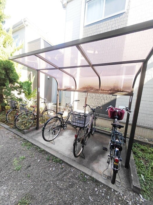 物件外観写真3　(駐輪場)