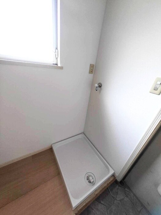 物件内観写真13　(洗濯機置場)