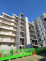 建築中