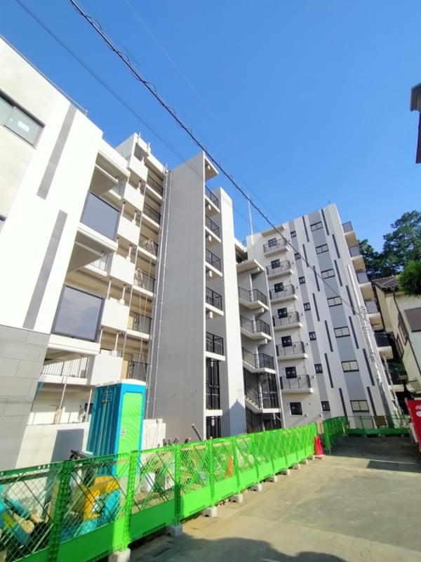 建築中