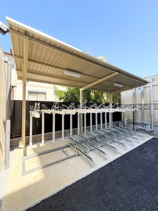 物件外観写真5　(駐輪場)