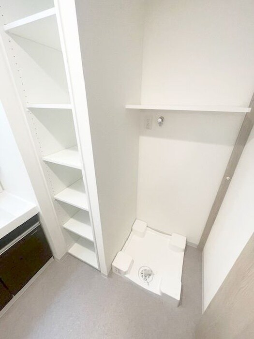 物件内観写真14　(洗濯機置場)