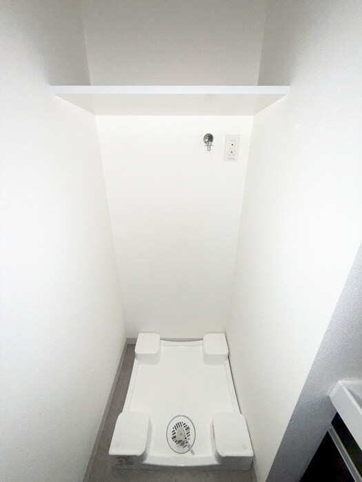 物件内観写真15　(洗濯機置場)