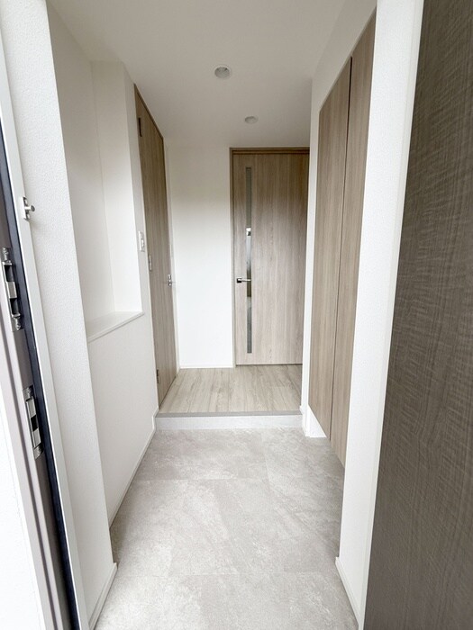 物件内観写真18　(玄関)