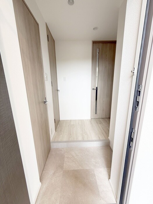 物件内観写真18　(玄関)