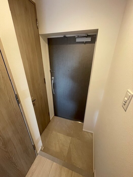 物件内観写真22　(玄関)