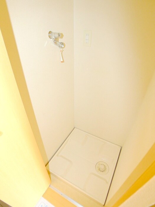 物件内観写真17　(洗濯機置場)