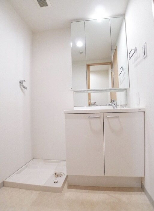 物件内観写真17　(洗濯機置場)