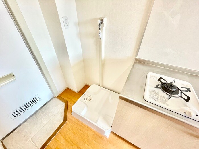 物件内観写真13　(洗濯機置場)