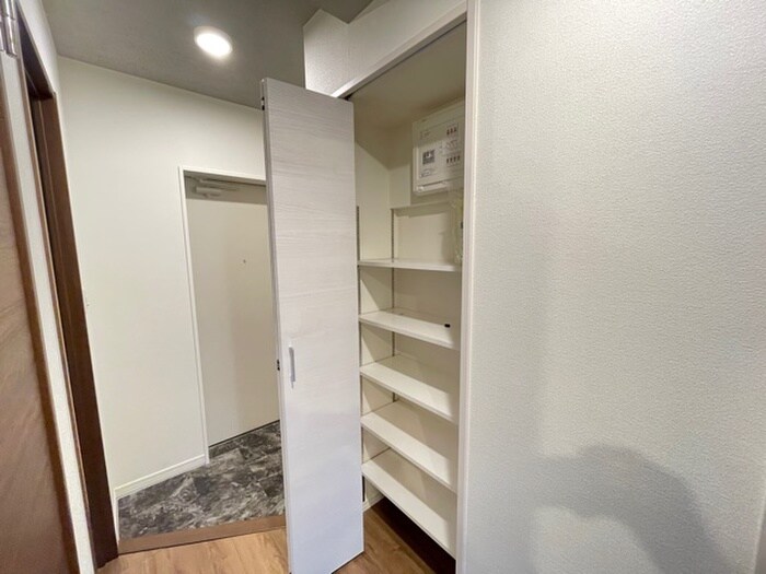 物件内観写真18　(収納)