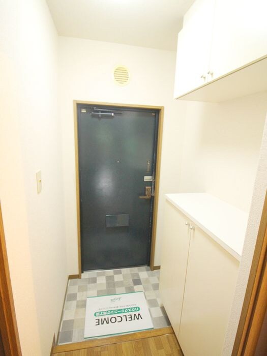 物件内観写真17　(玄関)