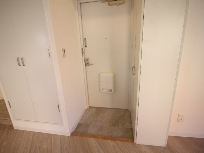 物件内観写真7　(玄関)