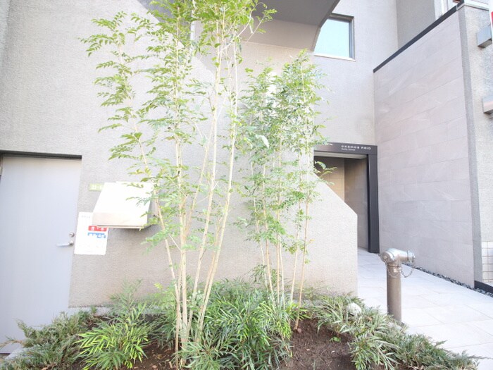 物件外観写真5　(エントランス部分)