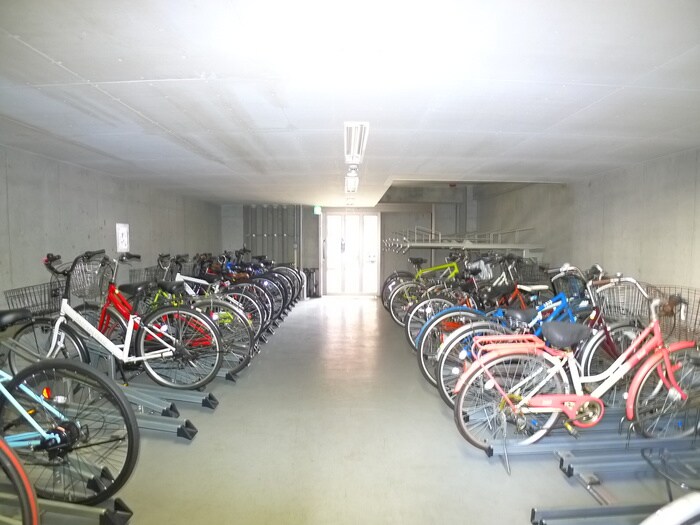 物件外観写真6　(駐輪場)