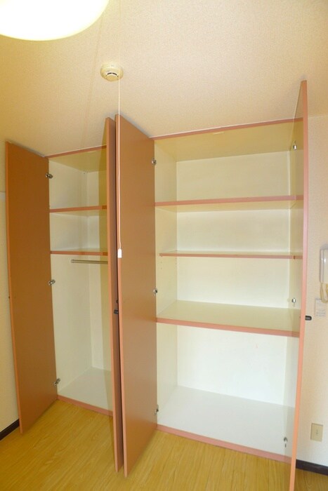 物件内観写真12　(収納)