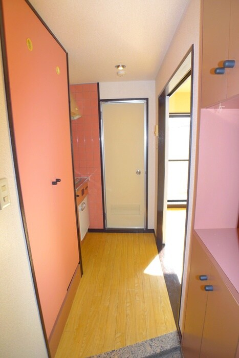 物件内観写真13　(玄関)