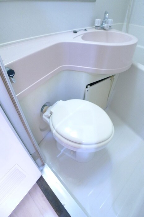 物件内観写真14　(トイレ)