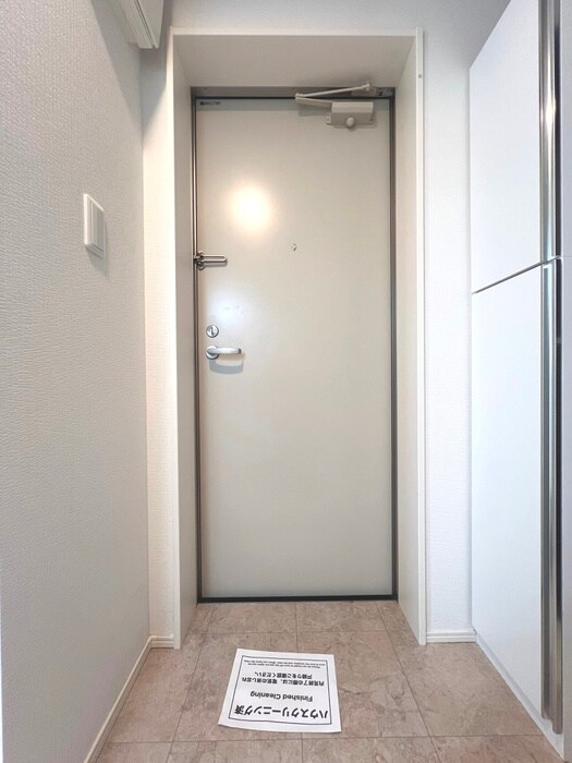 物件内観写真16　(玄関)