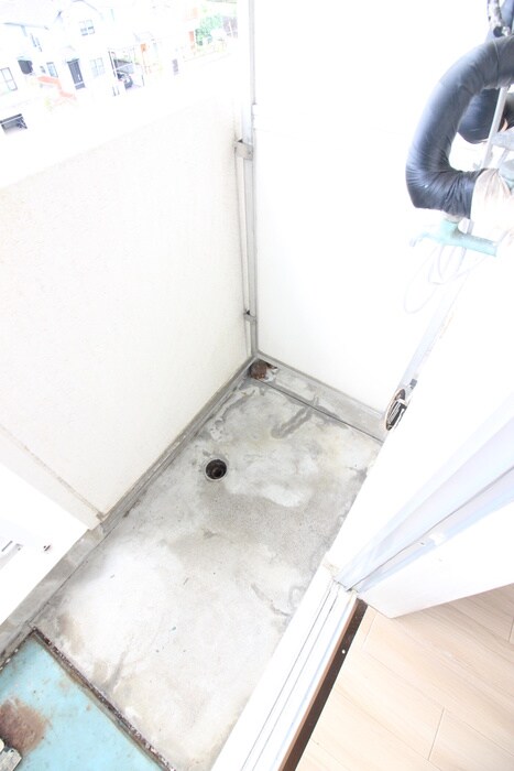 物件内観写真15　(洗濯機置場)