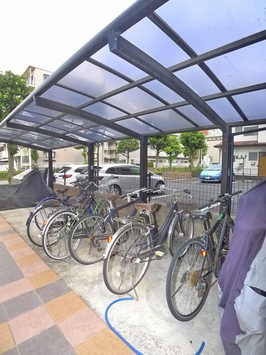 物件外観写真3　(駐輪場)