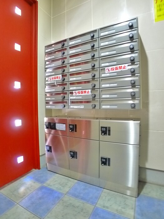 物件外観写真4　(エントランス部分)