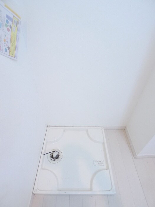 物件内観写真17　(洗濯機置場)