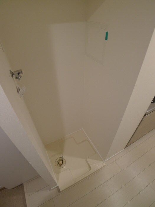 物件内観写真16　(洗濯機置場)