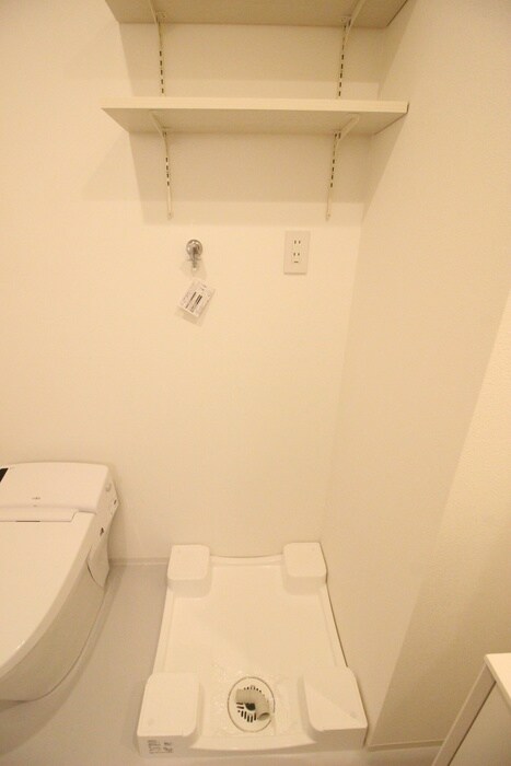 物件内観写真12　(洗濯機置場)