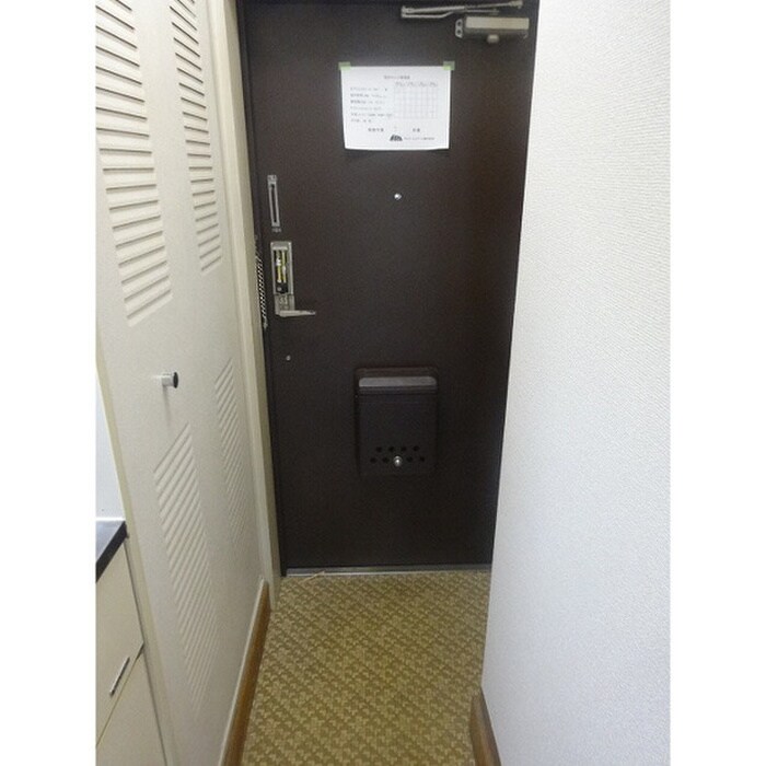 物件内観写真17　(玄関)