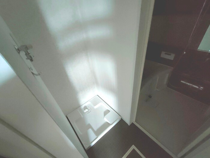 物件内観写真11　(洗濯機置場)