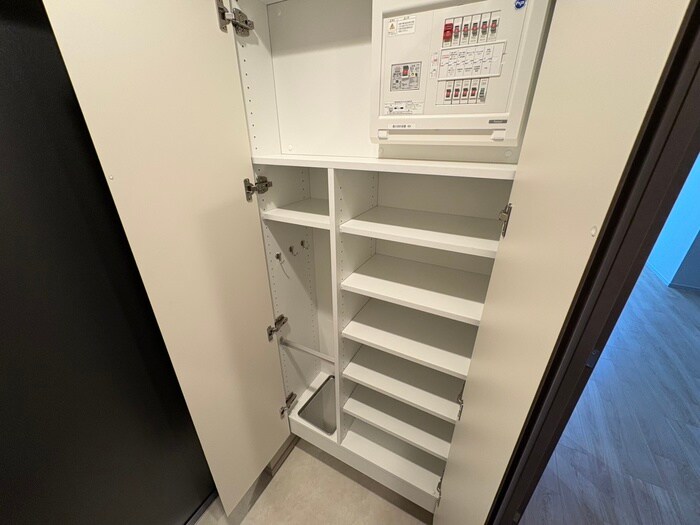 物件内観写真12　(靴箱)