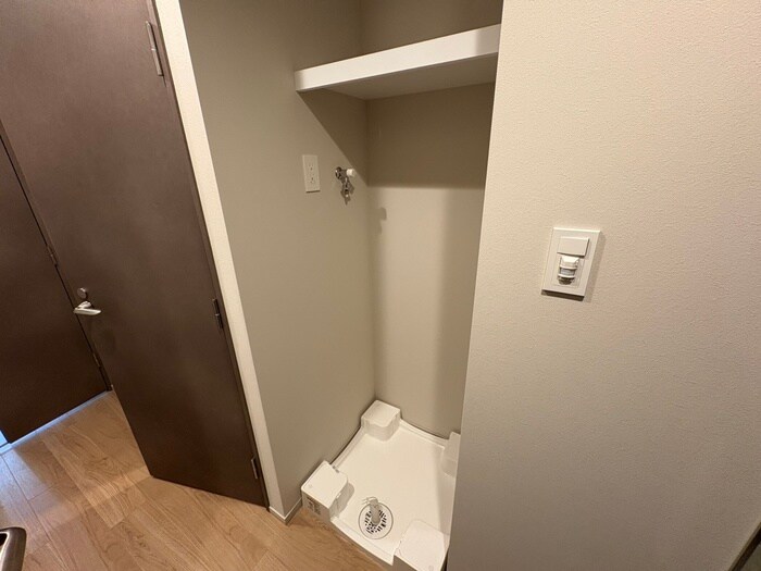 物件内観写真16　(洗濯機置場)