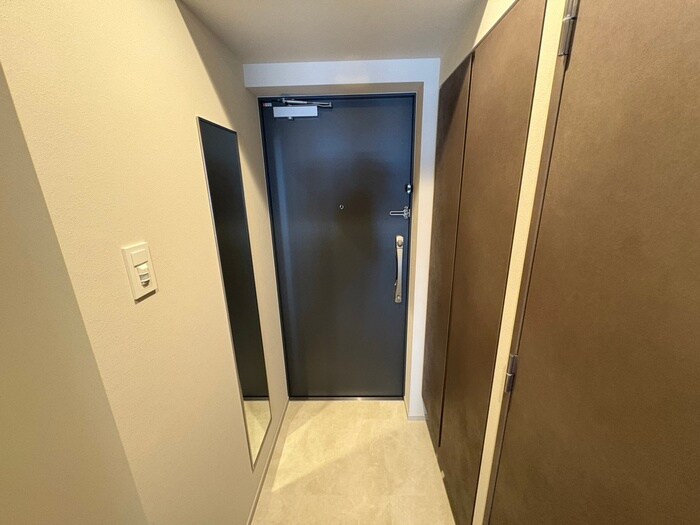 物件内観写真18　(玄関)