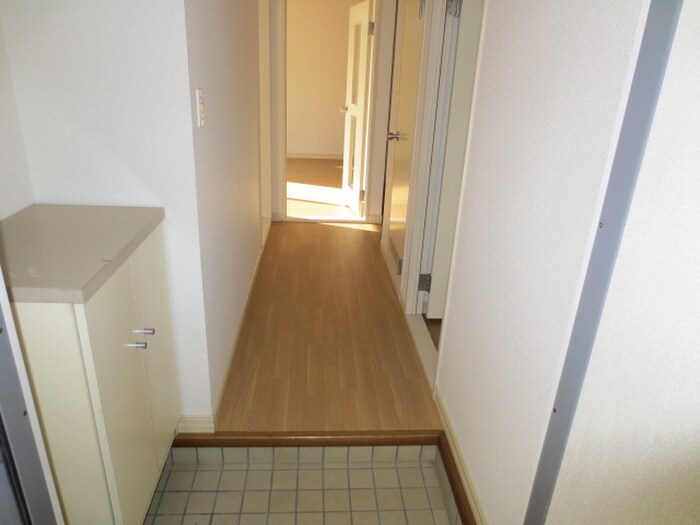 物件内観写真12　(廊下)