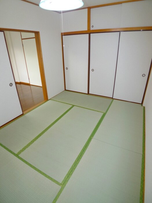 物件内観写真5　(居室)