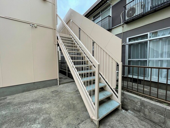 物件外観写真5　(エントランス部分)